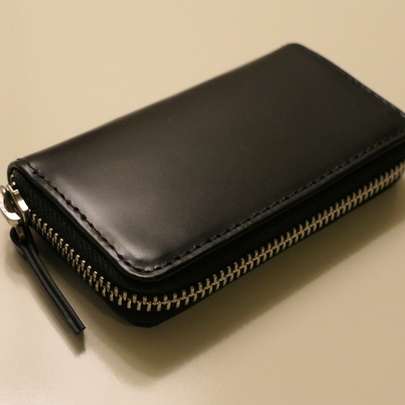 Aritzia Handbags - Rare, NIB Leather Aritzia Card Wallet